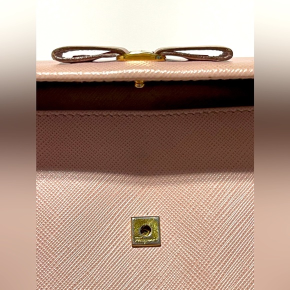 Authentic - Used - Salvatore Ferragamo Baby Pink Bow Leather Wallet - Picture 6 of 6
